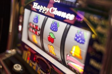 slotbom888 live roulette table on mobile screen